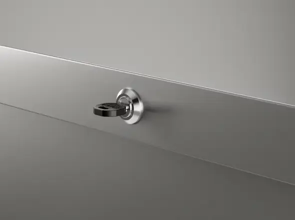 A hengerzár szinte észrevehetetlen a fedélben